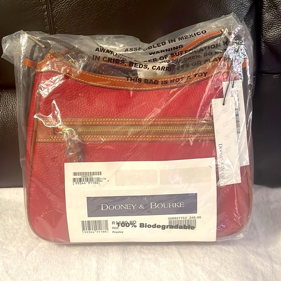DOONEY & BOURKE Pebble Grain Presley RED - Picture 5 of 7
